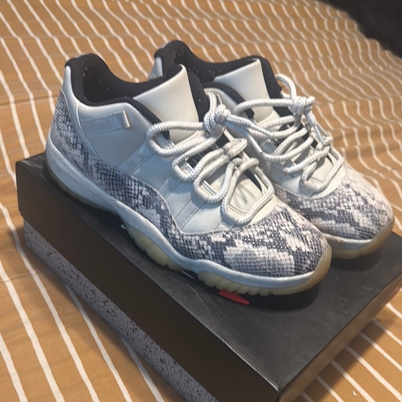 Air Jordan Retro 11 “Light Bone Snakeskin” - Picture 1 of 4